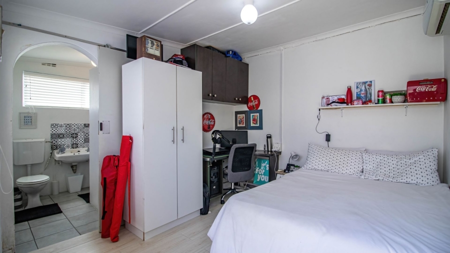 4 Bedroom Property for Sale in Beacon Bay Eastern Cape